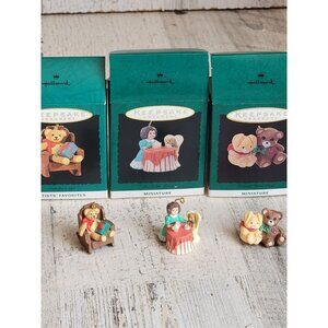 Hallmark miniature tea time‎ with Teddy set ornament Xmas